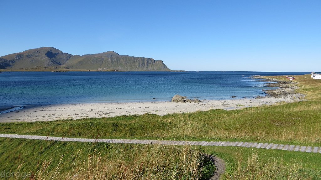 Lofoten_MG_1168.JPG - Ramberg Beach, on our way to... 