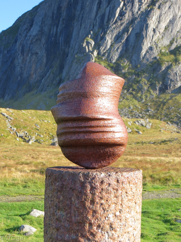 Lofoten_MG_1244.JPG - ...same sculpture, different side. Clever! 
