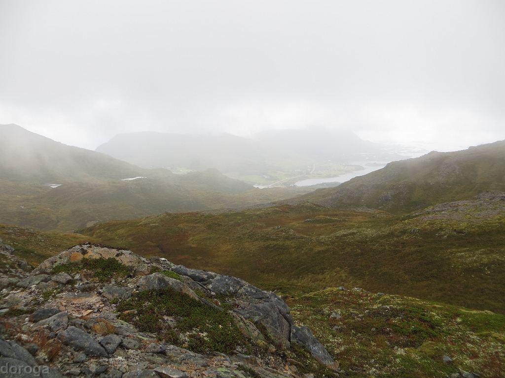 Lofoten_MG_1291.JPG - We try to go up Justadtinden (738m)...