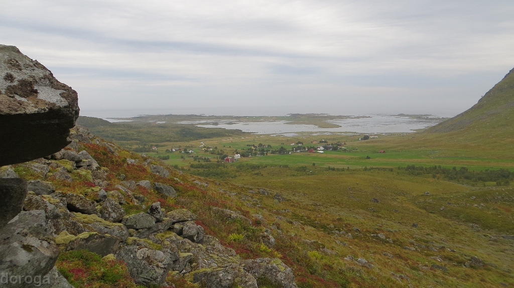 Lofoten_MG_1306.JPG - Last day of walking, still raining. View from one end of Bovatnet lake...